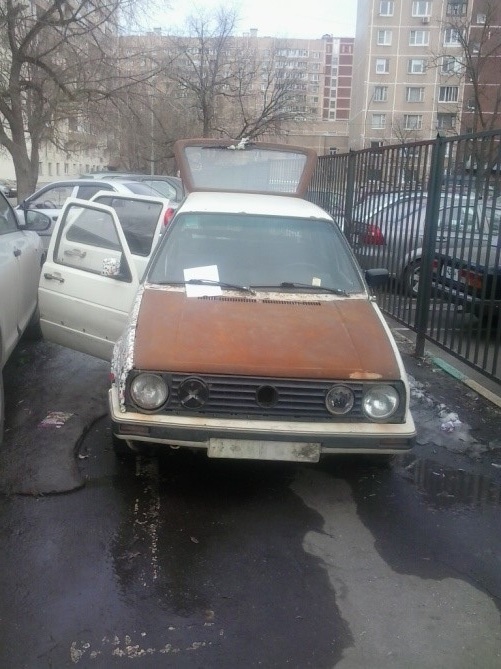 Фольксваген-Гольф, г.н. отсутствует,