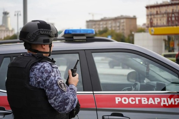 Столичные росгвардейцы помогли потерявшемуся ребёнку вернуться домой