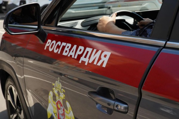 В Новой Москве росгвардейцы задержали гражданина, подозреваемого в сбыте наркотиков в особо крупном размере